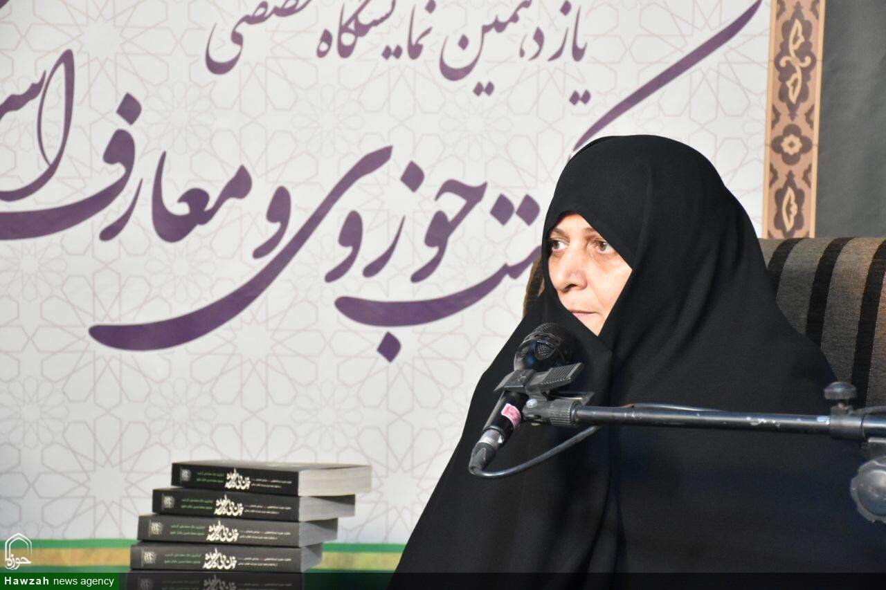 کتاب و کتابخوانی باید به فرهنگ ماندگار در خانواده و جامعه تبدیل شود