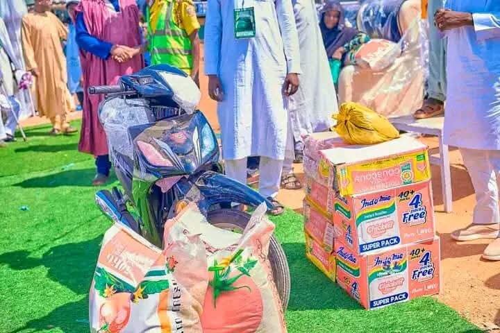 تجلی محبت نبوی در کانو؛ توزیع گسترده هدایا میان هم‌نامان پیامبر(ص) و اهل‌بیت(ع)