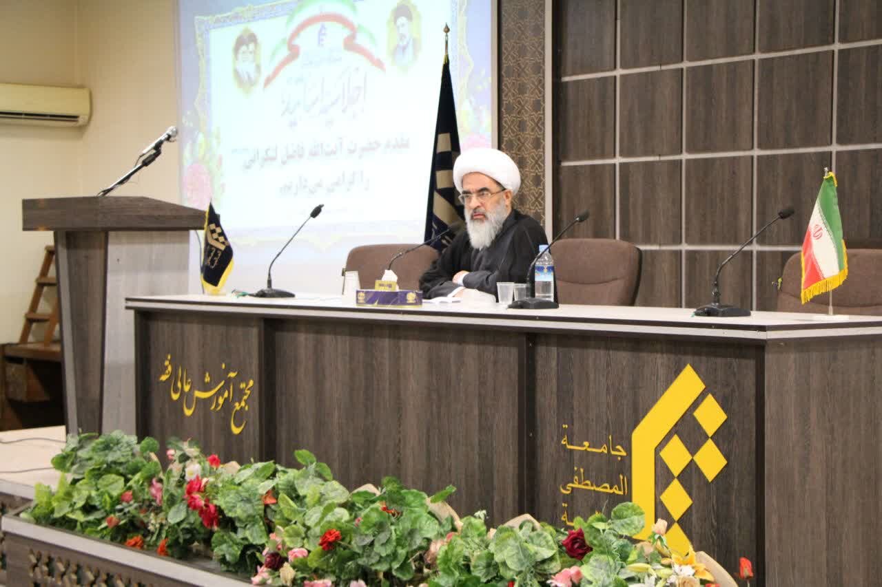 آیتالله فاضل لنکرانی: هویت حوزه به مباحثه است؛ عمق علمی دروس باید احیا شود