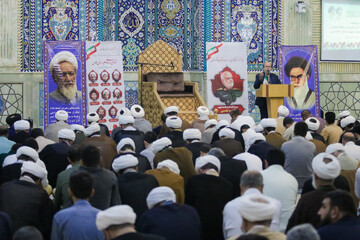 فیلم | گزیده‌ای از مراسم بزرگداشت شهدای طلبه و روحانی استان فارس در جنگ رمضان