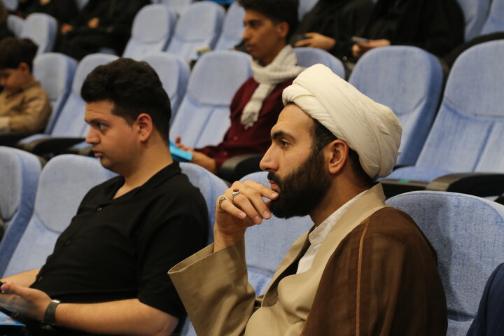 همایش ملی آینده پژوهی و علوم انسانی