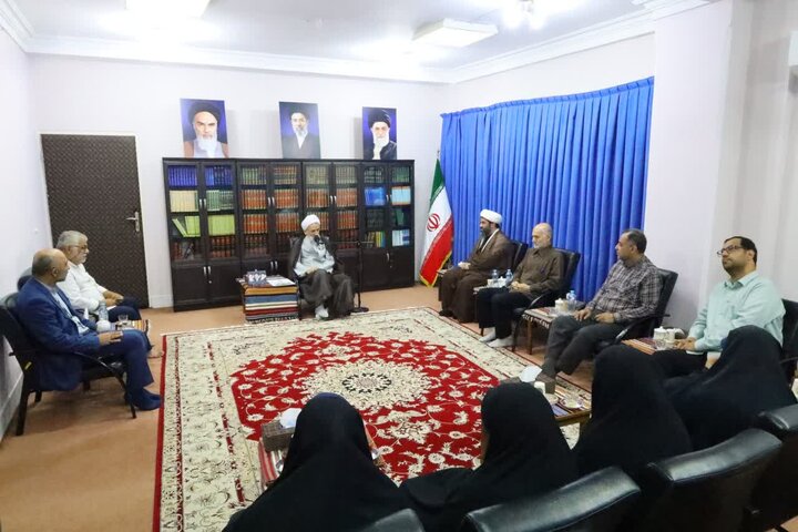دیدار امام جماعت و اعضای هیات امنا مسجد امام حسین(ع) کوی پاسدار ساری «مسجد نمونه استان مازندران در سال ۱۴۰۵» با نماینده ولی فقیه مازندران