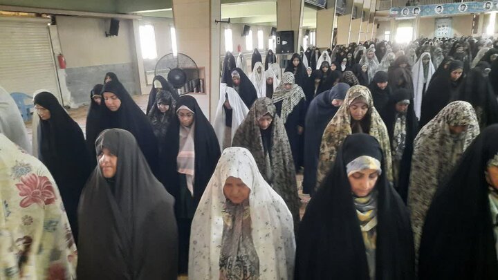 تصاویر/اقامه نماز عبادی سیاسی جمعه در خمین