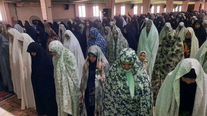 تصاویر/اقامه نماز عبادی سیاسی جمعه در خمین