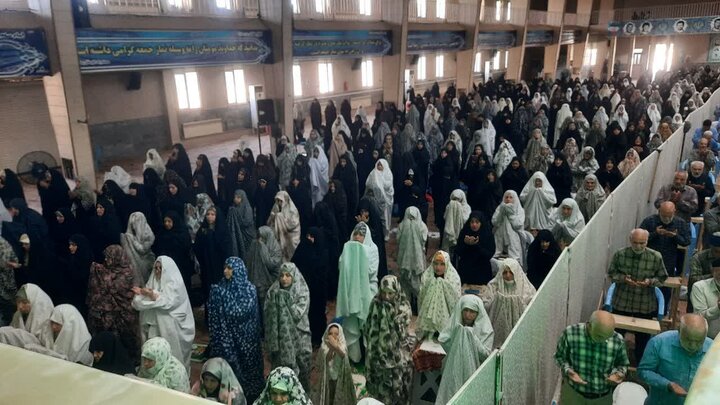 تصاویر/اقامه نماز عبادی سیاسی جمعه در خمین