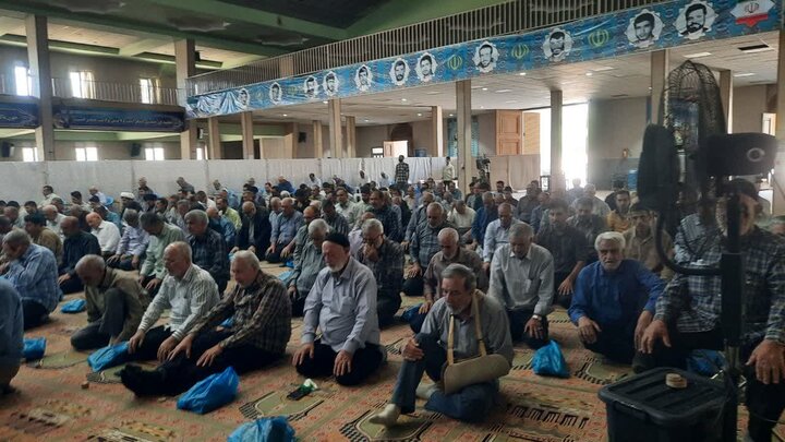 تصاویر/اقامه نماز عبادی سیاسی جمعه در خمین