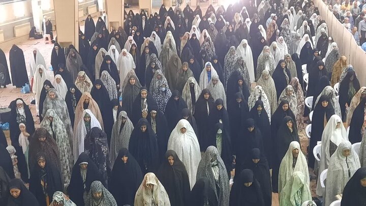 تصاویر/اقامه نماز عبادی سیاسی جمعه در خمین