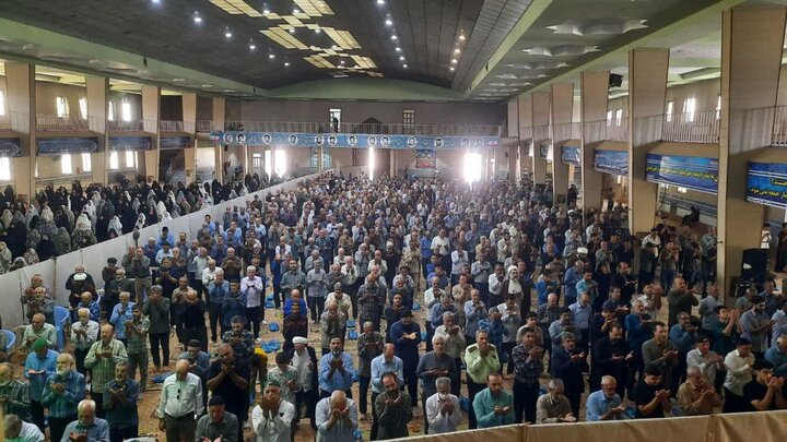 تصاویر/اقامه نماز عبادی سیاسی جمعه در خمین