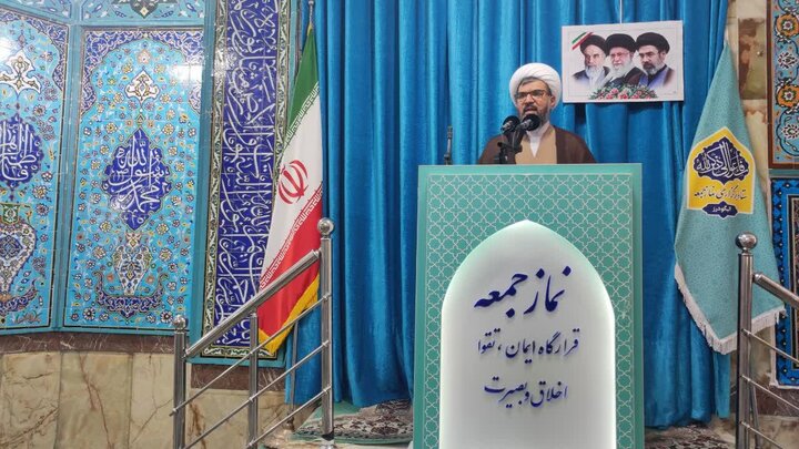 تصاویر/اقامه نماز جمعه الیگودرز