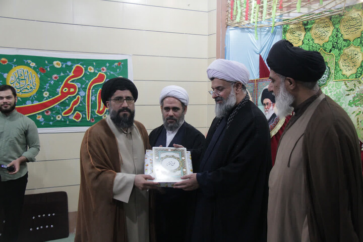 تصاویر/ تقدیر از طلاب ممتاز مدرسه علمیه خورموج