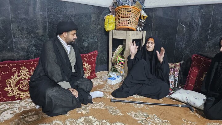 تصاویر/ دیدار نماینده آیت‌الله حسینی بوشهری با خانواده شهدای شهرستان دیر
