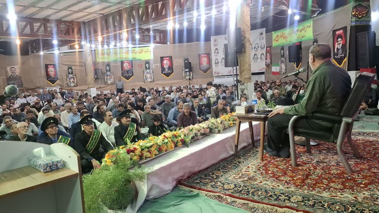 دشمن با نقاب خیرخواهی به دنبال تفرقه است/ دشمن هیچگاه از سر خیرخواهی درباره ملت ایران سخن نمی‌گوید+فیلم