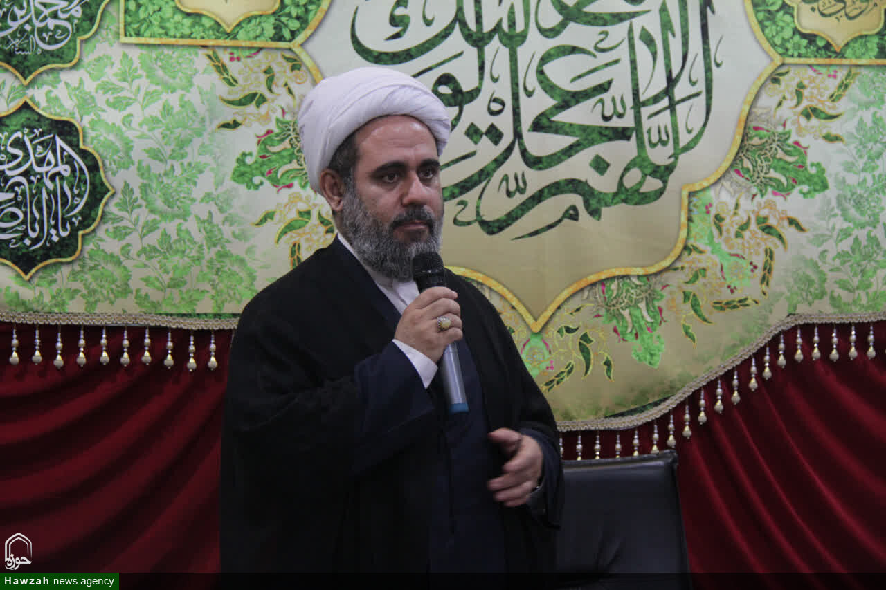 حوزه علمیه دشتی باید از جایگاه تاریخی خود فراتر رود