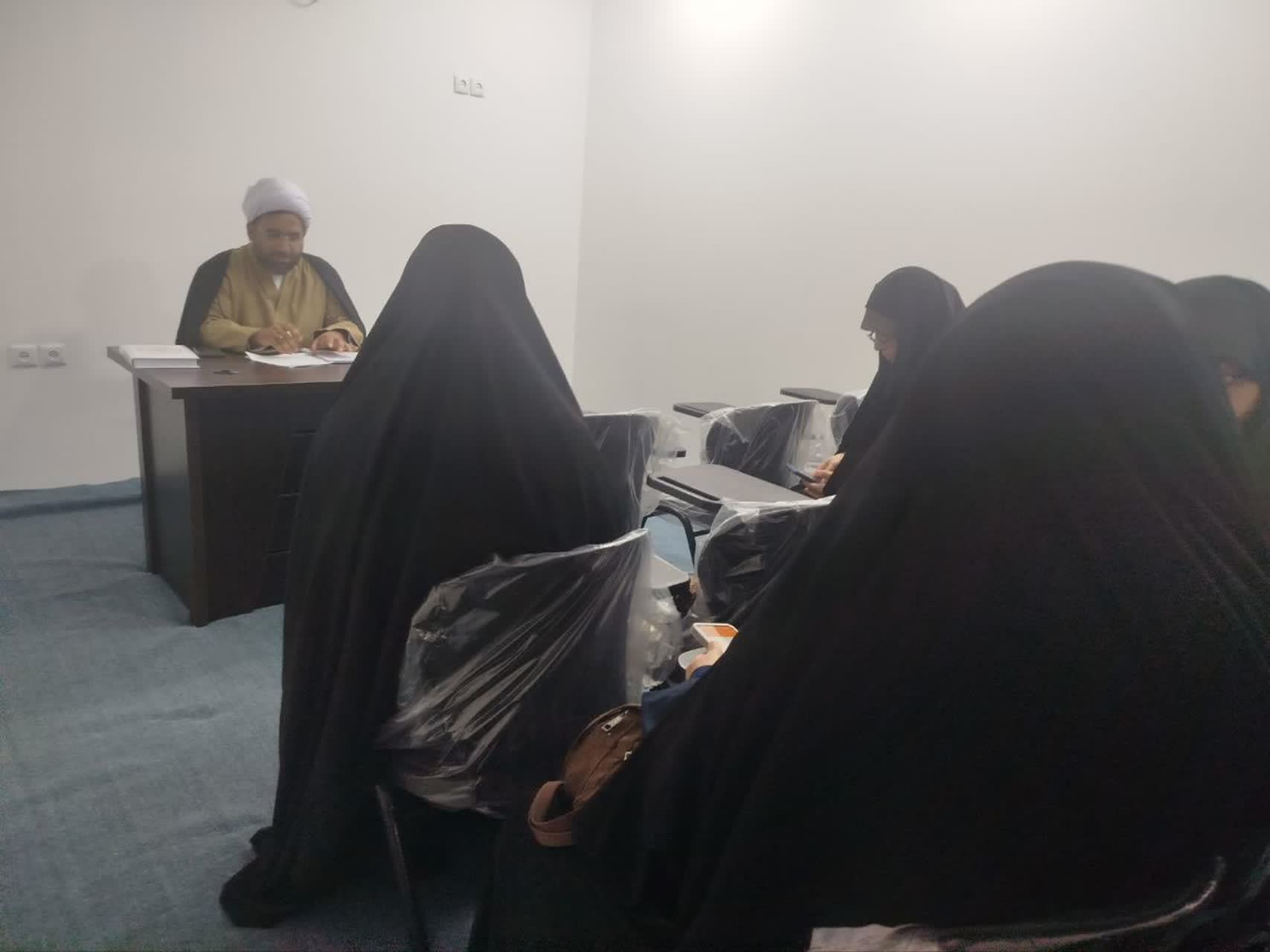 بررسی توانمندی‌های مربیان امین در کارگاه ارزیابی عملکرد آموزشی استان هرمزگان برگزار شد