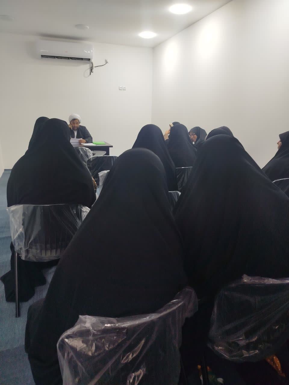 بررسی توانمندی‌های مربیان امین در کارگاه ارزیابی عملکرد آموزشی استان هرمزگان برگزار شد