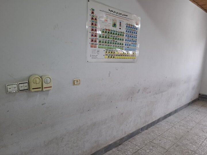 تصاویر/ رنگ آمیزی مدرسه شهدای آزادی گسکر محله شهرستان رودسر
