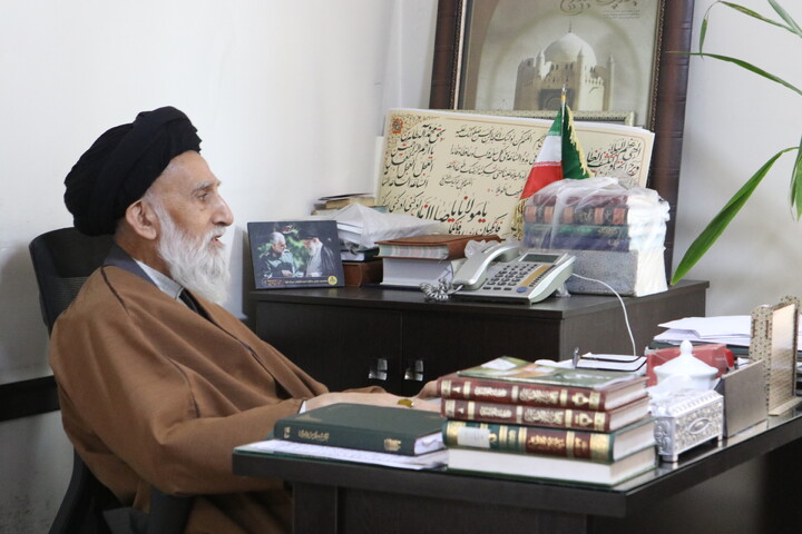 تصاویر/ دیدار رئیس عقیدتی سیاسی نیروی انتطامی استان همدان با آیت الله موسوی اصفهانی