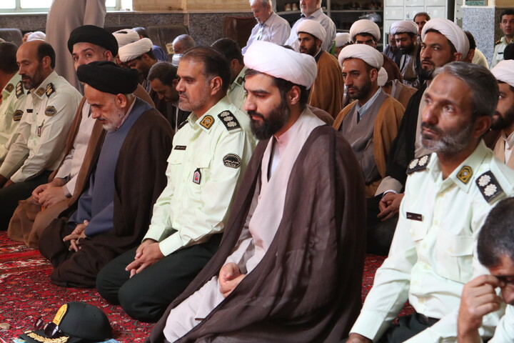 تصاویر/ برگزاری نماز جماعت و درس اخلاق آیت الله موسوی اصفهانی