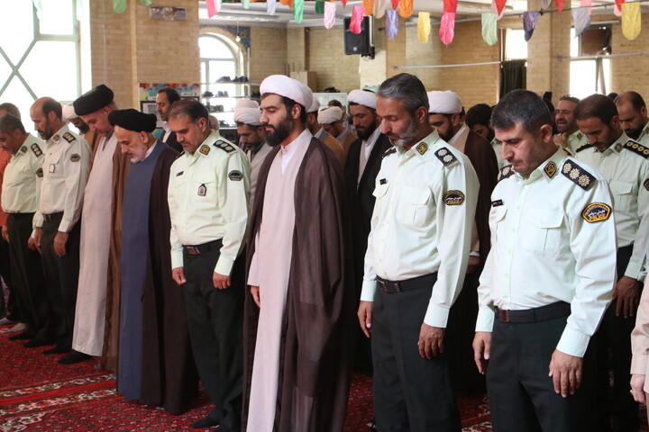 تصاویر/ برگزاری نماز جماعت و درس اخلاق آیت الله موسوی اصفهانی