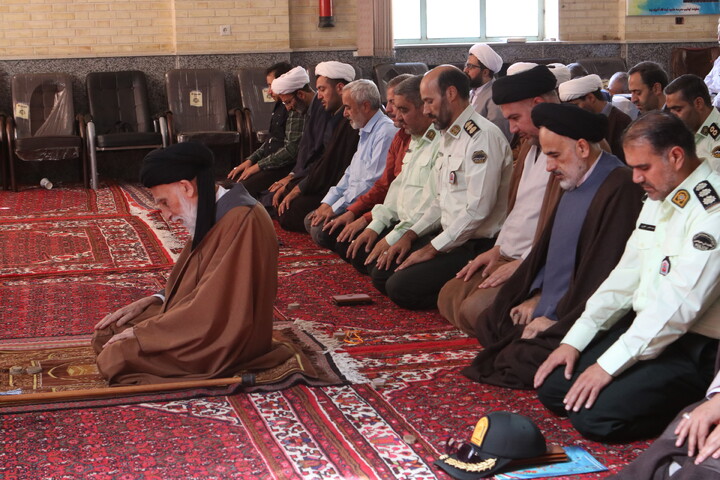 تصاویر/ برگزاری نماز جماعت و درس اخلاق آیت الله موسوی اصفهانی