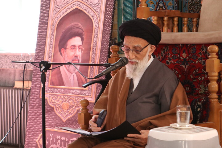 تصاویر/ برگزاری نماز جماعت و درس اخلاق آیت الله موسوی اصفهانی