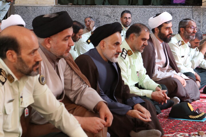 تصاویر/ برگزاری نماز جماعت و درس اخلاق آیت الله موسوی اصفهانی
