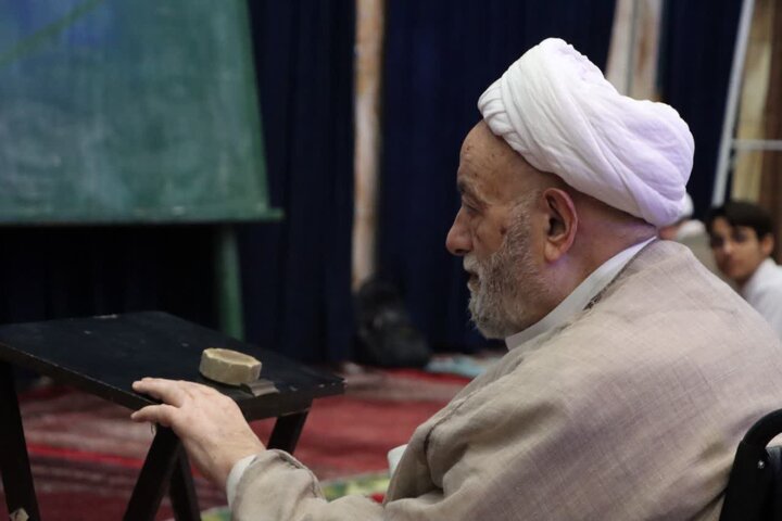 تصاویر/ کلاس عمومی با حضور استاد قرائتی در مدرسه علمیه آیت‌الله مجتهدی