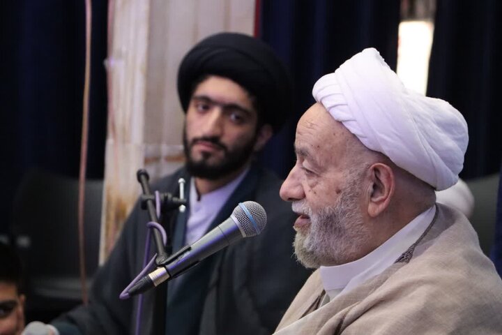 تصاویر/ کلاس عمومی با حضور استاد قرائتی در مدرسه علمیه آیت‌الله مجتهدی