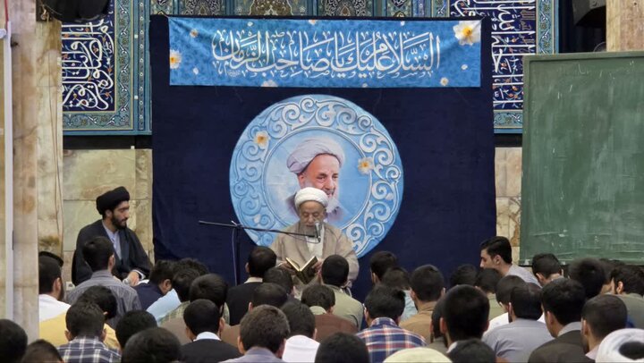 تصاویر/ کلاس عمومی با حضور استاد قرائتی در مدرسه علمیه آیت‌الله مجتهدی