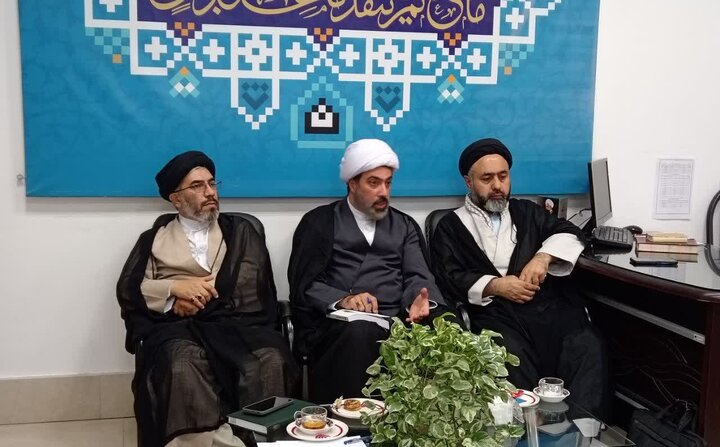 تصاویر/ جلسه هم اندیشی اعضای قرارگاه تبلیغ دینی در دفتر آیت الله جوادی آملی در شهرستان آمل