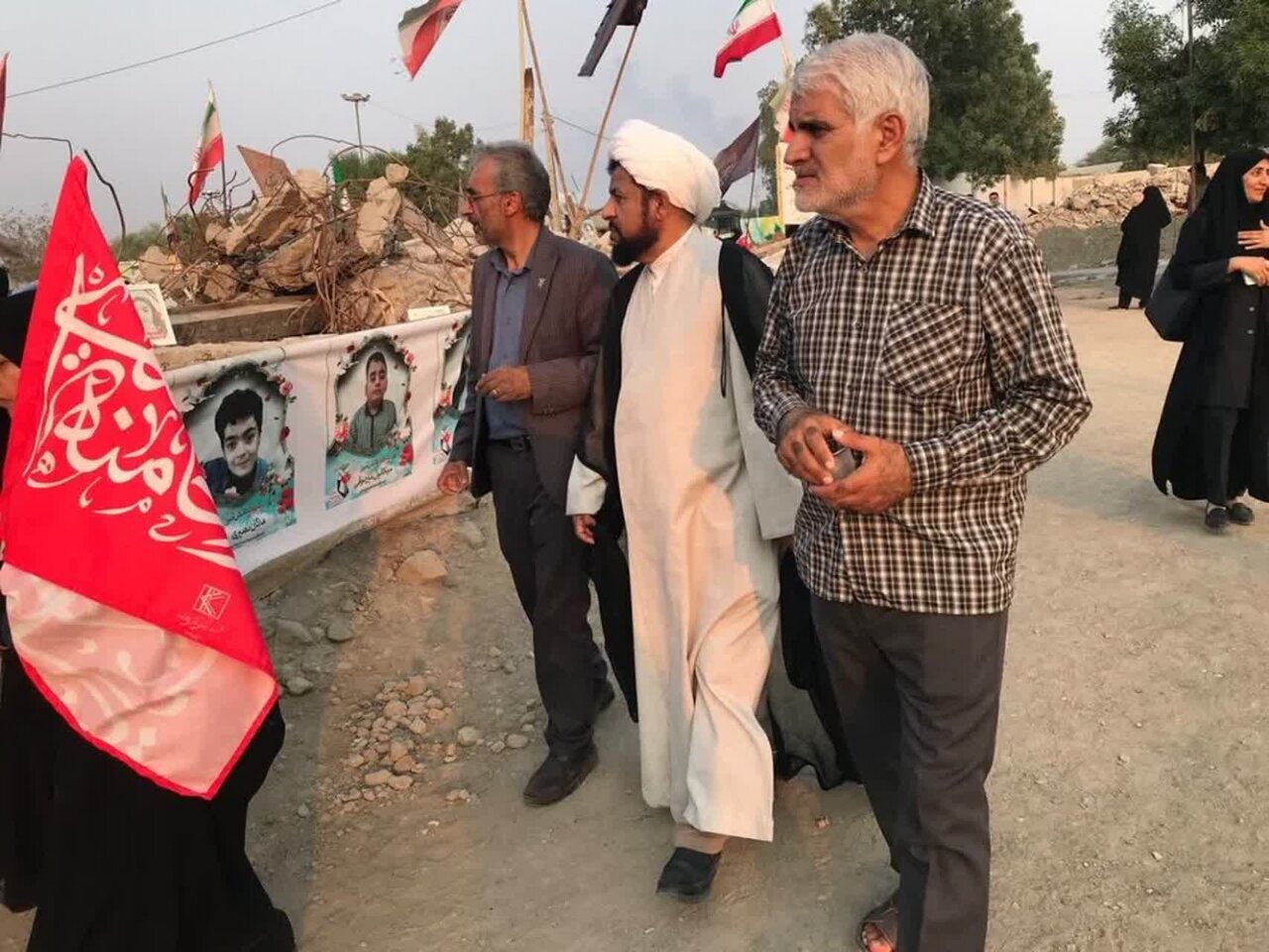 ایثارگران کاشان با شهدای مدرسه شجره طیبه تجدید میثاق کردند