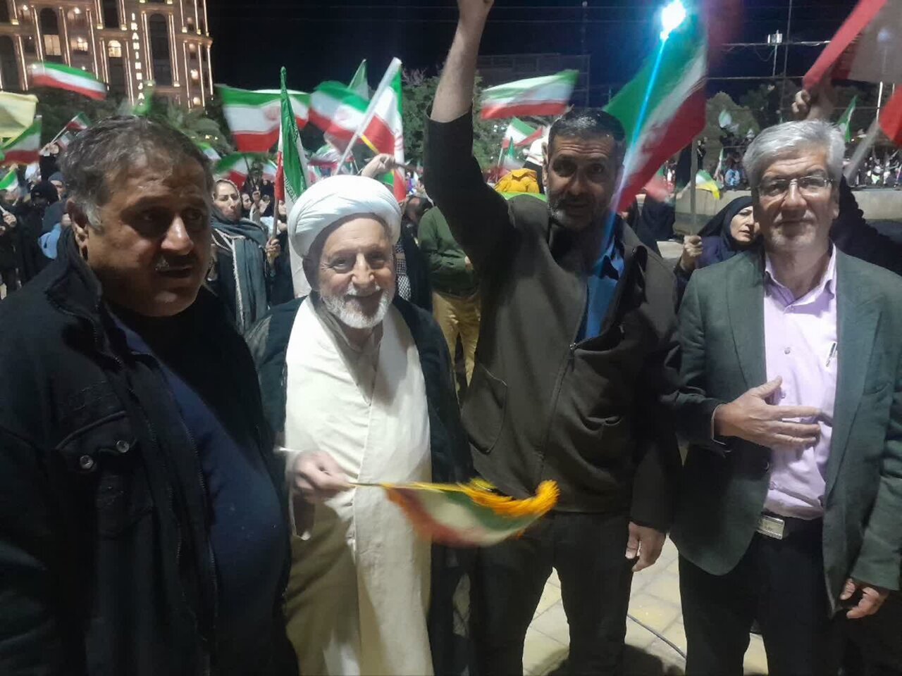 ۲۰۰شب ایستادگی در میدان؛ عهد ناگسستنی مردم با آرمان‌های رهبر شهید انقلاب