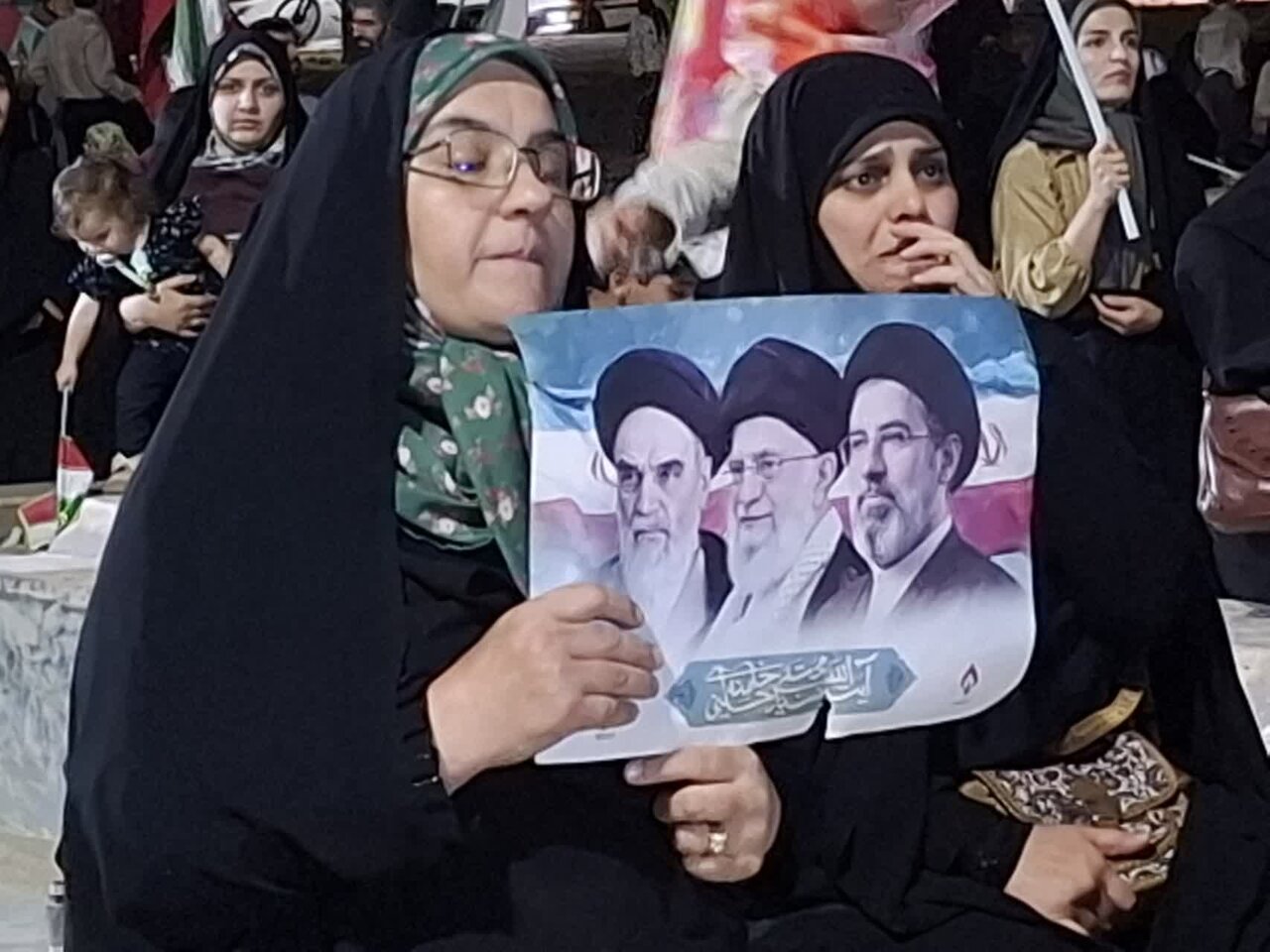 دویست شب ایستادگی، همدلی مردمی که پس از شهادت رهبر شهید، میدان را ترک نکردند