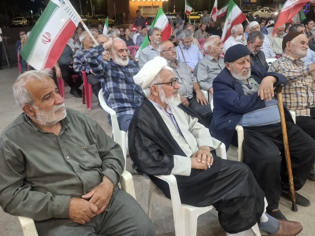 دویست شب ایستادگی، همدلی مردمی که پس از شهادت رهبر شهید، میدان را ترک نکردند
