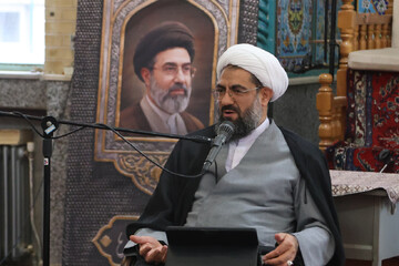 طلبه در کنار تحصیل و تهذیب، برای آینده زندگی خود برنامه‌ریزی کند