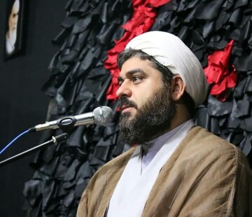 پیوند امام و امت عامل اصلی ایستادگی مردم ایران است