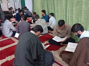 تصاویر/ اجرای برنامه های تهذیبی در مدرسه علمیه دلفان