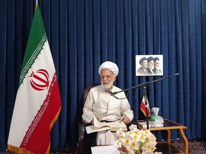 Taifa la Iran limesimama dhidi ya vitisho kwa subira, uangalifu na kumtegemea Mwenyezi Mungu