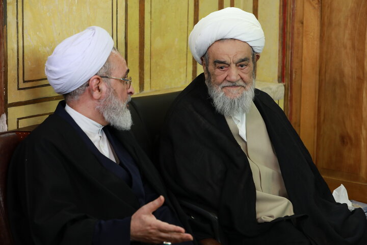 آیت‌الله العظمی مظاهری/ آیت‌الله اعرافی