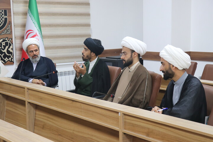تصاویر / دیدار طلاب شاغل در آموزش و پرورش گلستان با مدیر حوزه علمیه استان