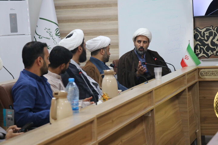تصاویر / دیدار طلاب شاغل در آموزش و پرورش گلستان با مدیر حوزه علمیه استان