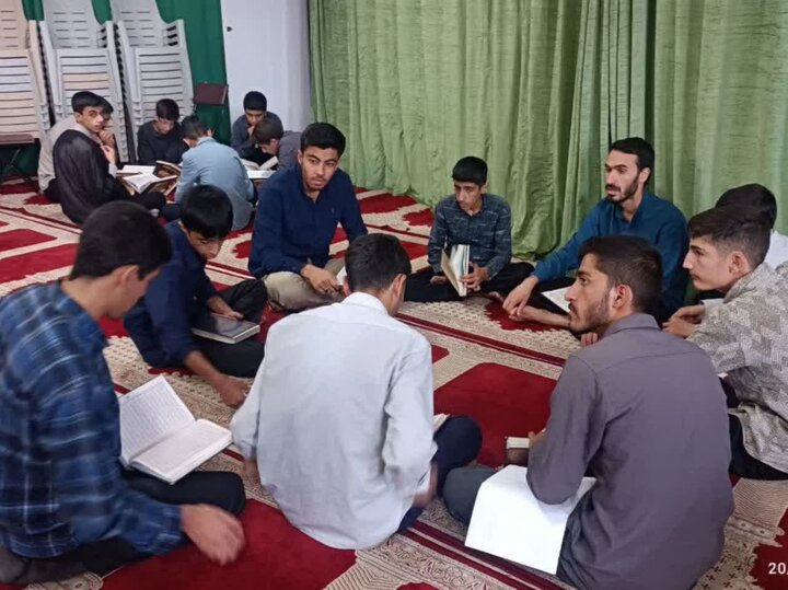 تصاویر/اجرای برنامه های تهذیبی در مدرسه علمیه دلفان
