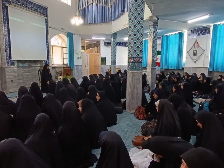 تصاویر| آغاز سال تحصیلی در مدرسه علمیه نرجس بیرجند