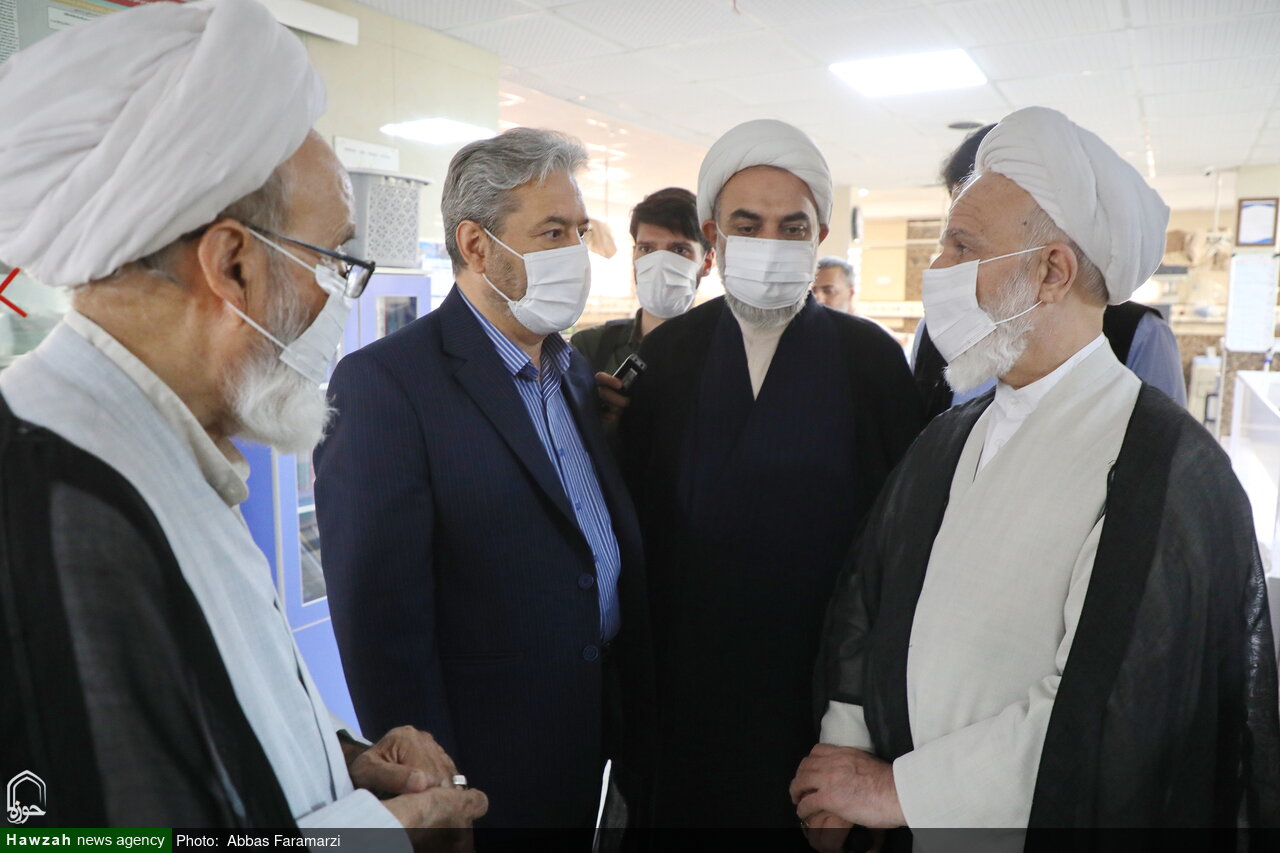 تصاویر/ عیادت نمایندۀ رهبر معظم انقلاب از آیت‌الله العظمی شبیری‌زنجانی