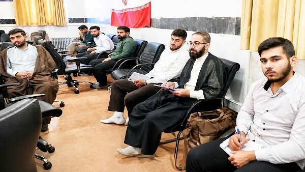 آغاز رسمی دروس سطح سه و چهار رشته تخصصی امامت در کرمانشاه با کارگاه فنون مناظره+عکس