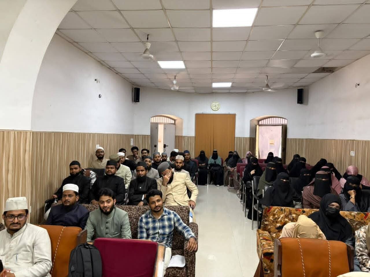 علی گڑھ مسلم یونیورسٹی کے شعبۂ سنی دینیات میں خصوصی لیکچر کا انعقاد: عزت کے حصول کا واحد ذریعہ علم ہے، مقررین