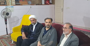 عیادت نمایندگان آیت‌الله اعرافی از روحانی که مربی بین‌المللی تکواندو است