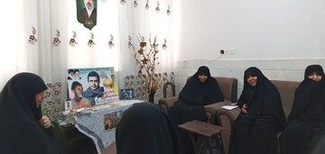 دیدار مدیر جامعه الزهرا سلام‌الله‌علیها با خانواده شهید قربانی + فیلم