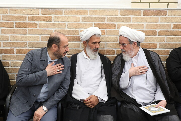 حضور مراجع، علما و شخصیت های حوزوی در دفتر مرحوم آیت‌الله العظمی شبیری زنجانی برای عرض تسلیت