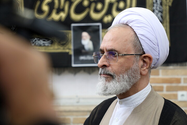 تصاویر/ حضور مراجع، علما و شخصیت های حوزوی در دفتر آیت‌الله الظمی شبیری زنجانی برای عرض تسلیت
